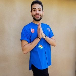 CASUAL blue BUTTON DOWN w/patches